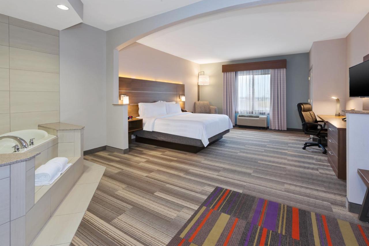 Holiday Inn Express Hotel & Suites Warminster-Horsham By Ihg Room photo