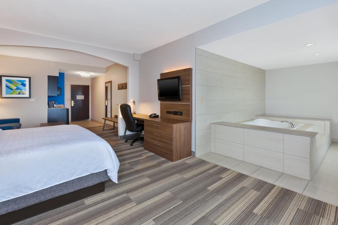 Holiday Inn Express Hotel & Suites Warminster-Horsham By Ihg Room photo