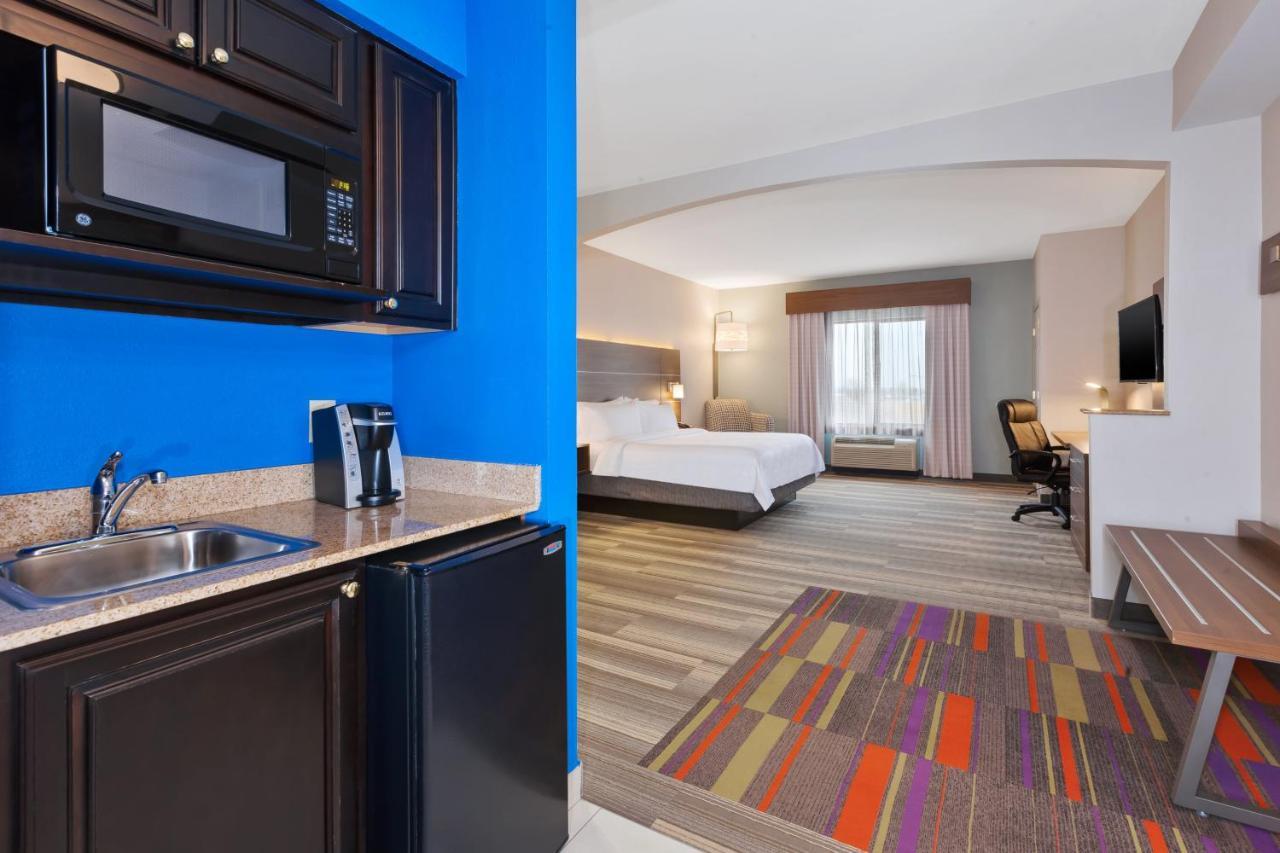 Holiday Inn Express Hotel & Suites Warminster-Horsham By Ihg Room photo