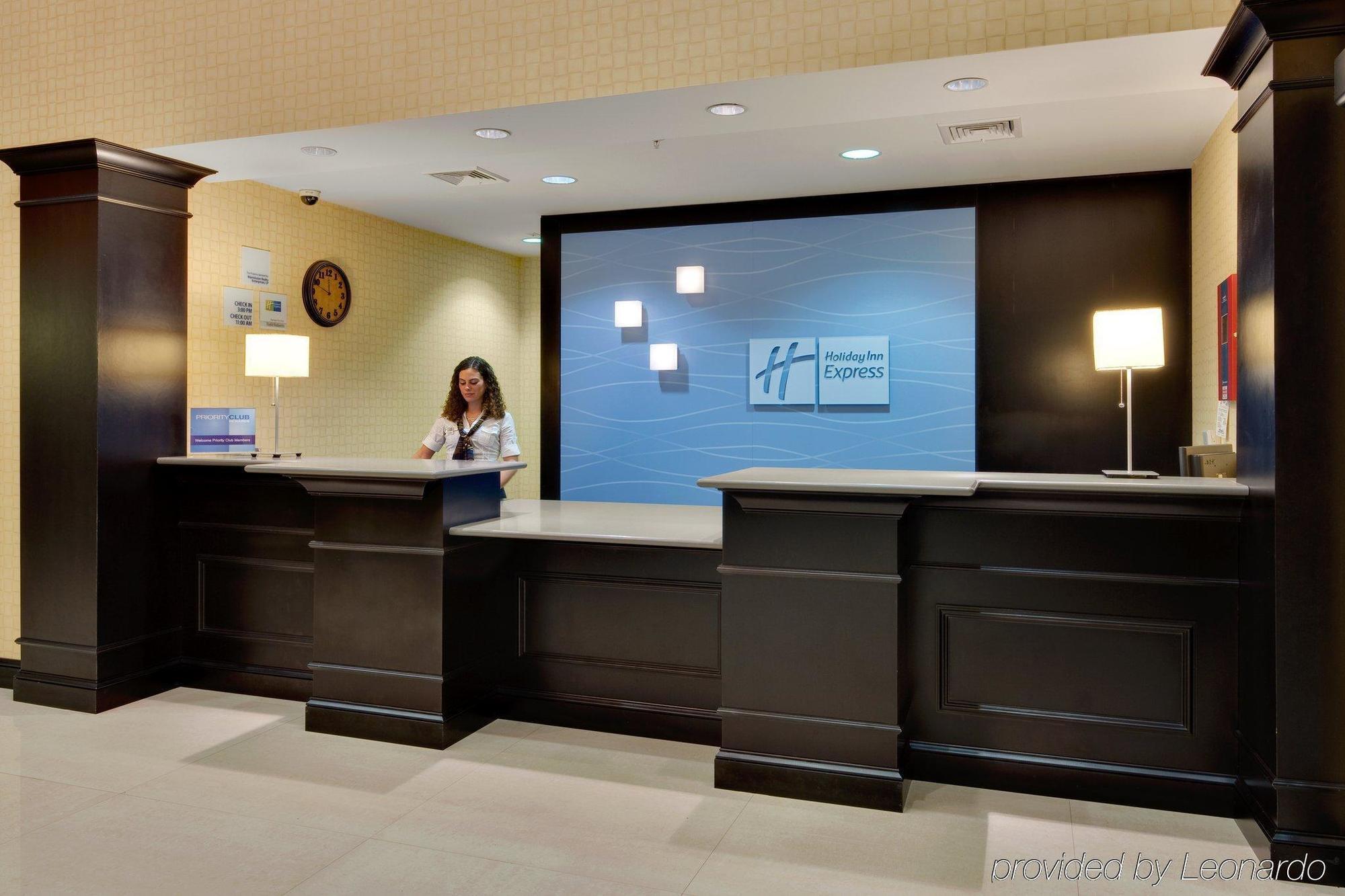 Holiday Inn Express Hotel & Suites Warminster-Horsham By Ihg Interior photo